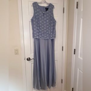 R&M Richards, 2PC garment. BRAND NEW. Tags still attached.